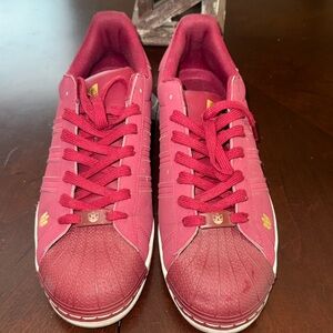 Adidas shelltoe burgundy Sneakers